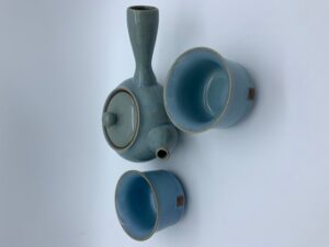 Blå keramiske Kyusu tekande med to kopper
